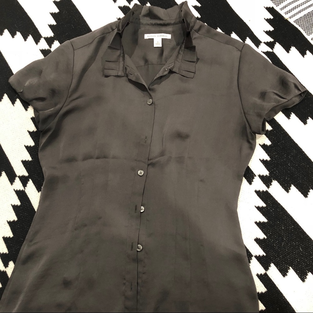 Banana Republic gray satin short sleeved blouse